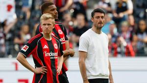 Jonathan Burkardt und Trainer Albert Riera 