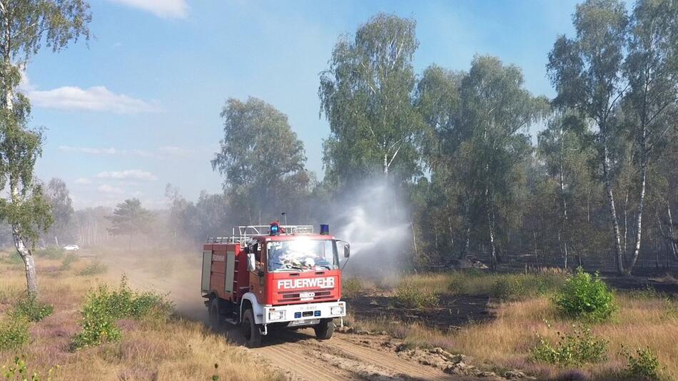 Feuerwehr bekämpft Brand