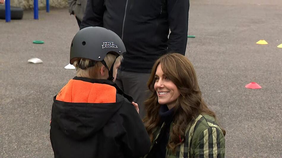 Tröstende Kate: Princess of Wales eilt Schüler nach Fahrradunfall zur Hilfe