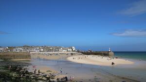 Badeort St. Ives an der Küste von Cornwall