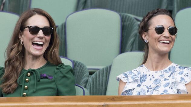 Prinzessin Kate und ihre Schwester Pippa - hier beim Tennisturnier in Wimbledon - halten fest ...