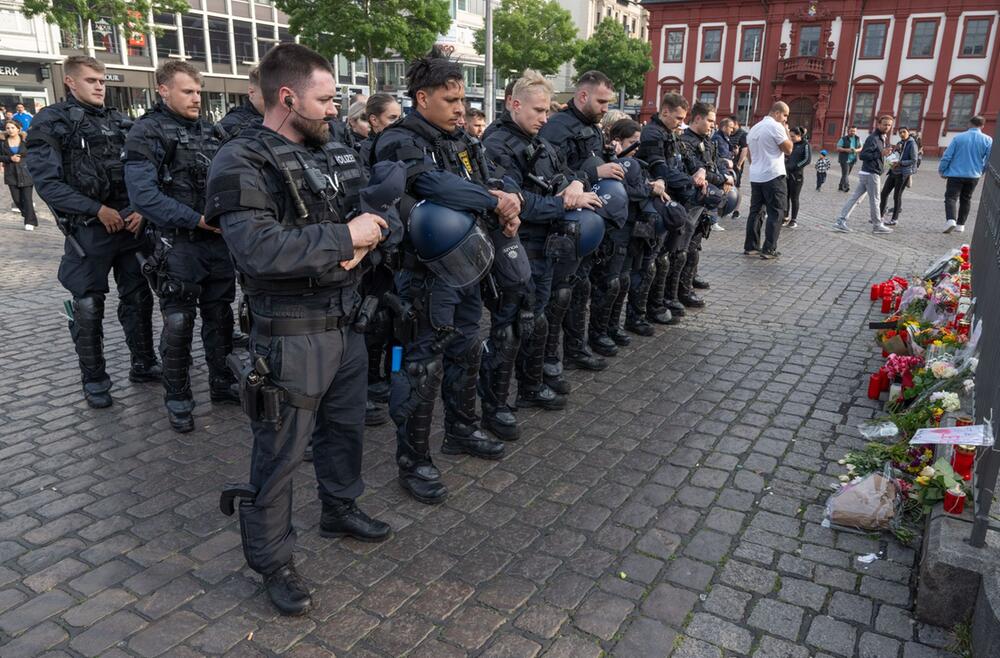 Trauer um ermordeten Polizisten in Mannheim