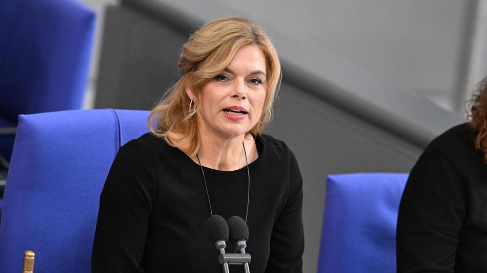 Klöckner sieht zunehmende Gefahren für den Bundestag