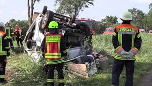 Scheeßel: Wohnmobil überschlagt sich - Rettungshubschrauber im Einsatz