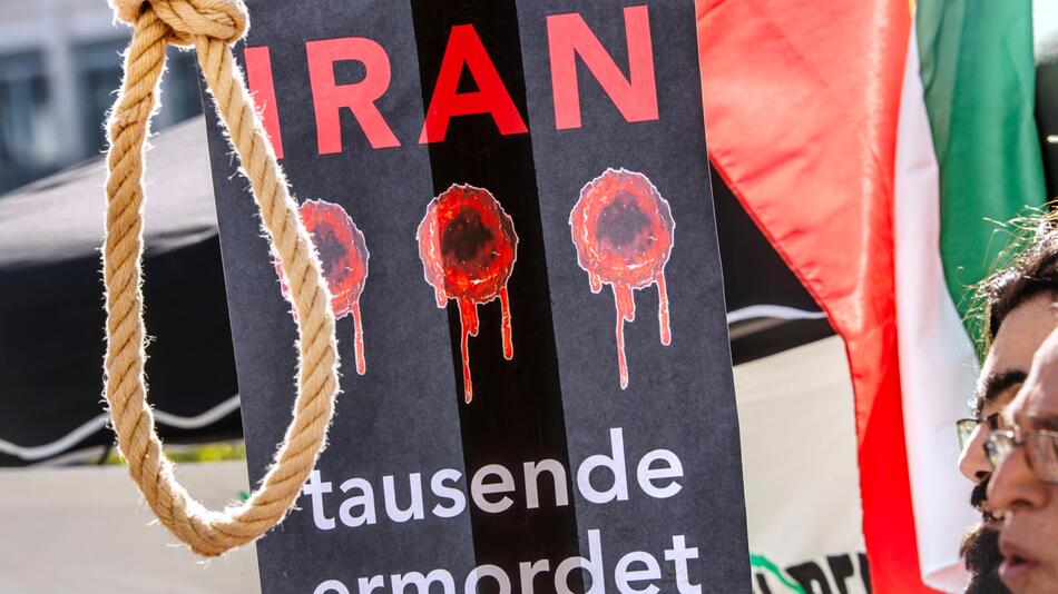 Iran geht hart gegen Demonstranten vor: Zwei Männer hingerichtet