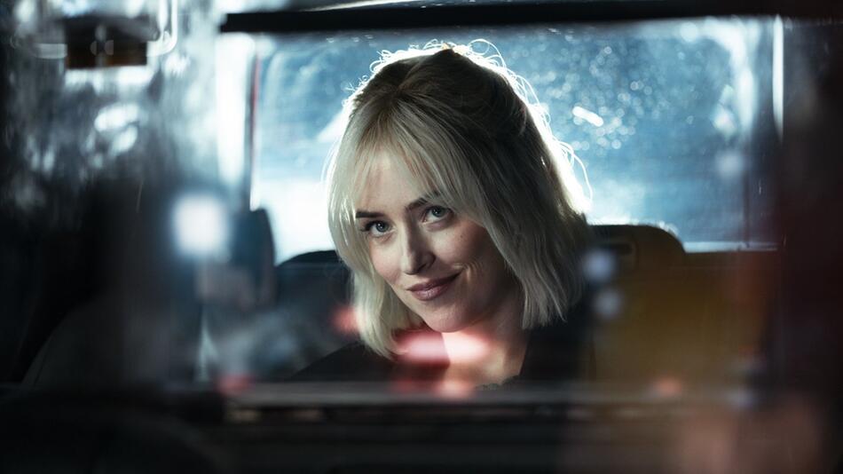 Unschuld in Person, Femme Fatale ... oder beides? Dakota Johnson in "Daddio - Eine Nacht in New ...