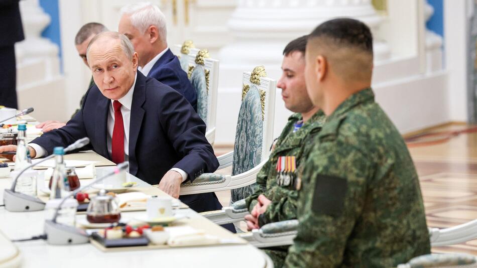 Ukrainischer Angriff lässt russisches Kraftstofflager in Flammen aufgehen