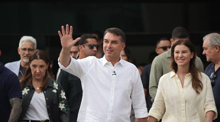 Flavio Bolsonaro und seine Frau Fernanda