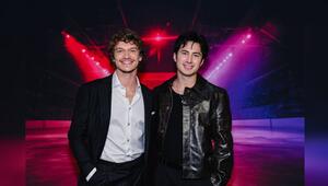 Connor Storrie (links) und Hudson Williams sind die Stars der Serie "Heated Rivalry".