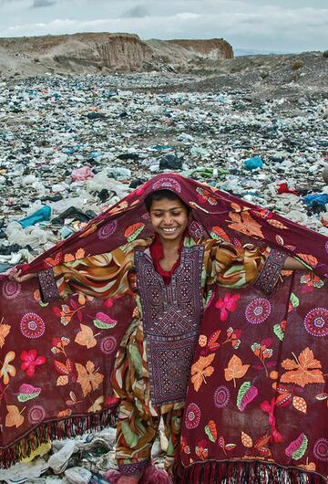 Kinder, Iran, Müll