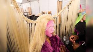 "Germany's Next Topmodel": Eliob bei seiner Verwandlung zum haarigen Alien.
