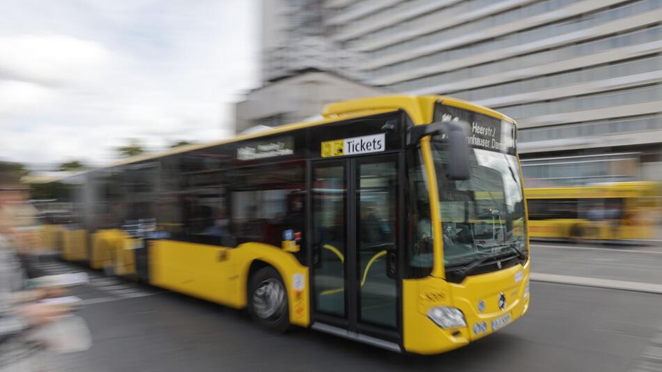 Symbolfoto BVG-Bus