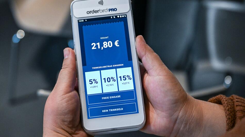 Deutliche Kritik an digitalem Trinkgeld