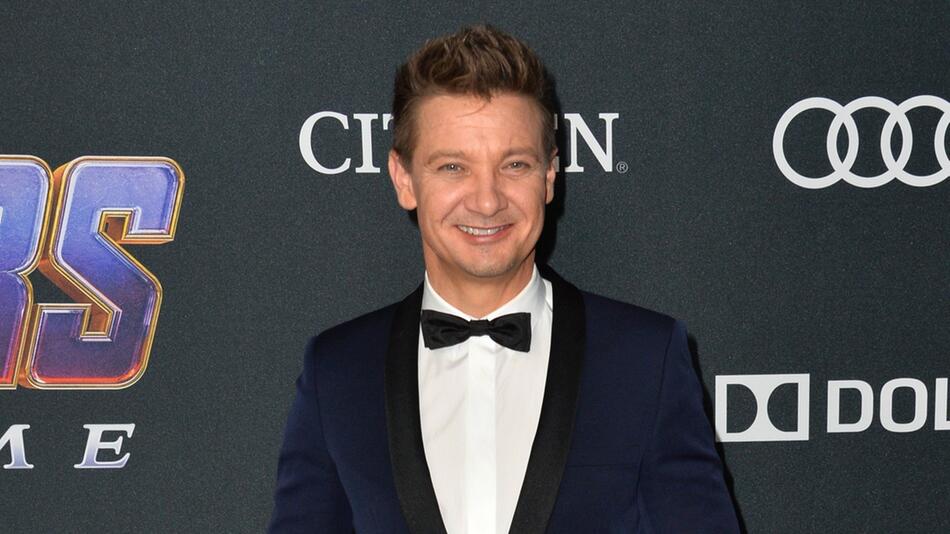 Jeremy Renner geht mit einem Lächeln durchs Leben.