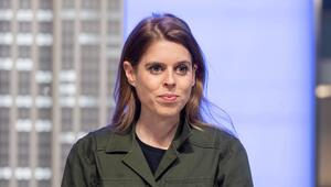 Prinzessin Beatrice zeigt sich erstmals in der Öffentlichkeit nach der Verhaftung ihres Vaters ...