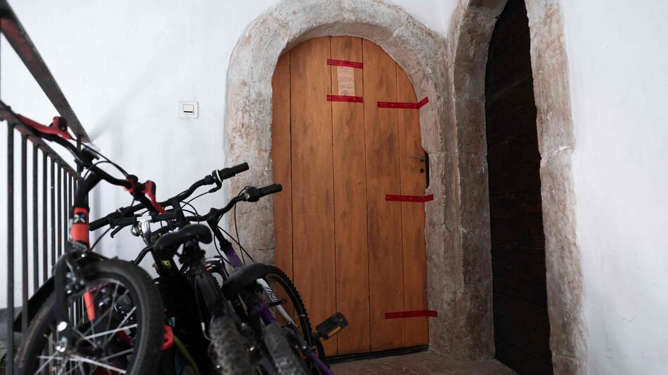 Fünf tote Säuglinge in Wohnhaus entdeckt – was die Ermittler wissen
