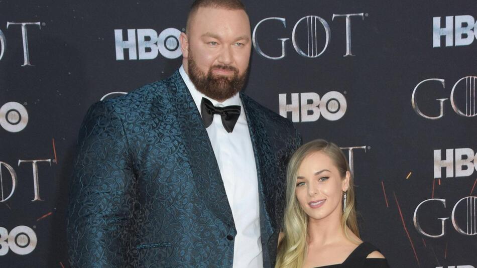 Hafthor Björnsson und Kelsey Henson