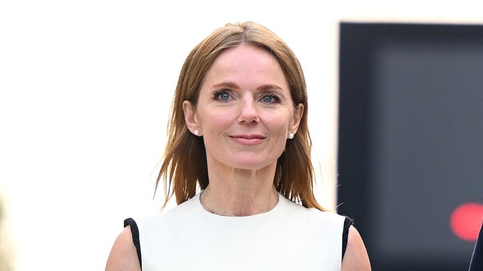 "Ich bin's, Geri Halliwell", sagt Geri Horner in dem Clip.