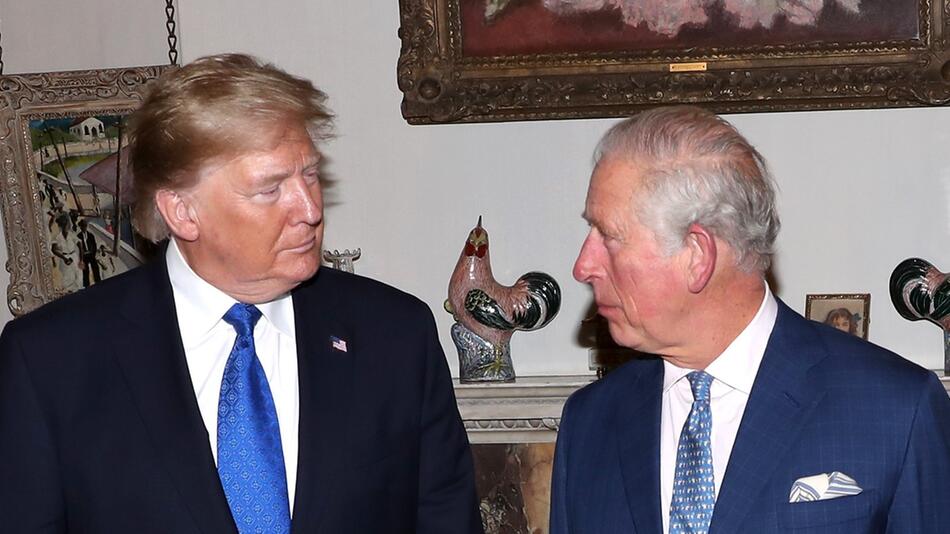 Kennen sich bereits vom Staatsbesuch aus dem Jahr 2019: Donald Trump (l.) und König Charles III ...