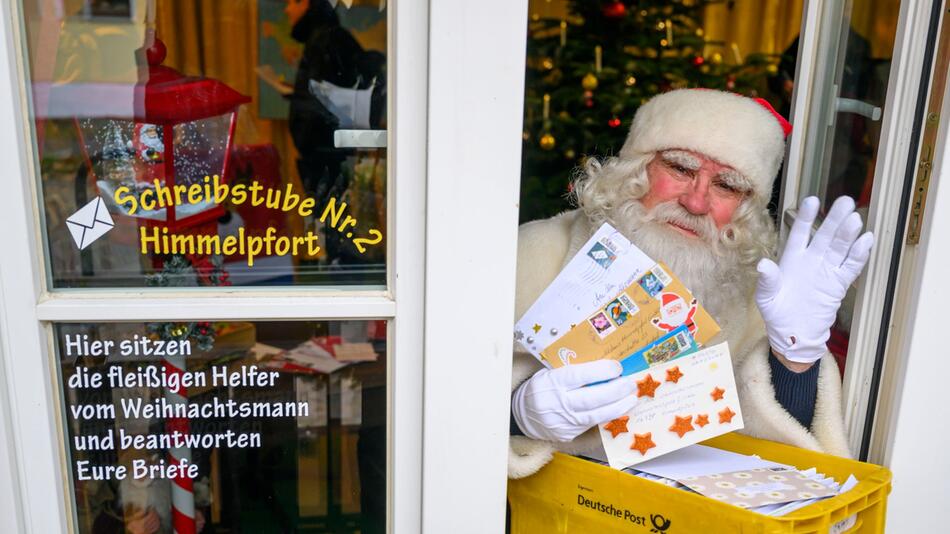 Ankunft des Weihnachtsmannes in Himmelpfort