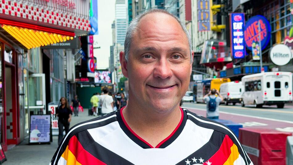 DFB-Fan rechnet vor: Das kostet mich die WM bis zum Finale