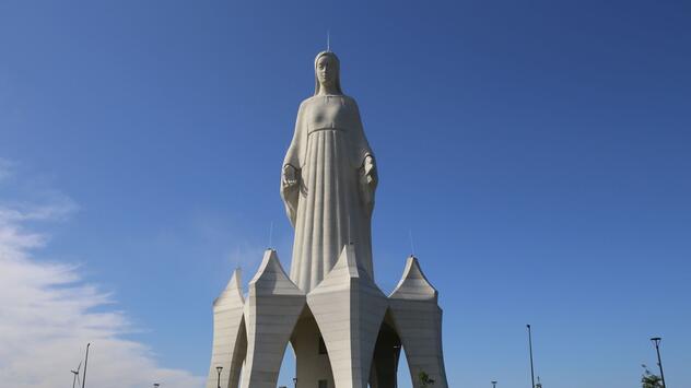 Gigantische Marienstatue in Polens Provinz