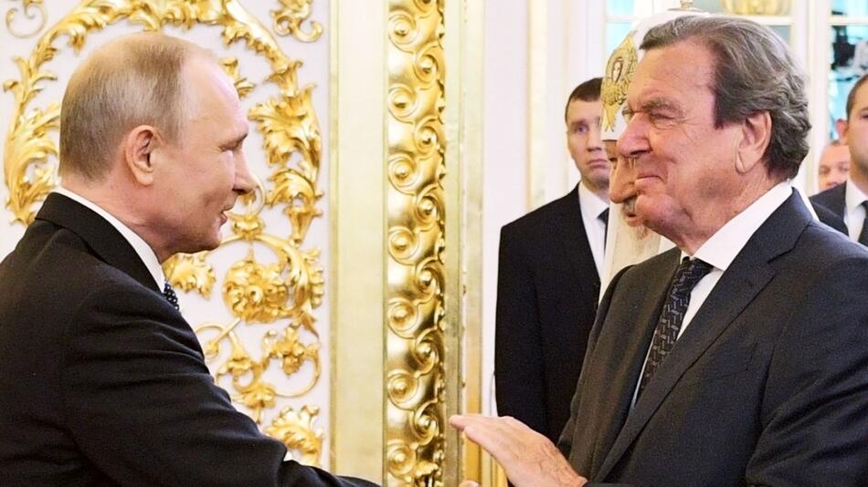 Massive Kritik an Schröders Putin-Besuch