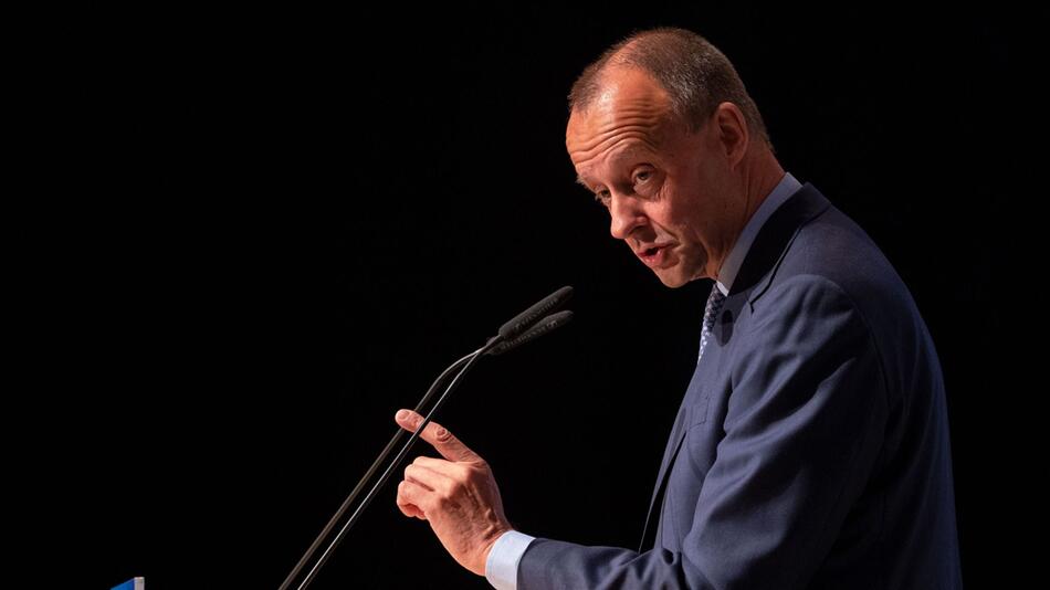 Friedrich Merz, CDU, spricht während des Niedersachsentages der Jungen Union in Hildesheim.