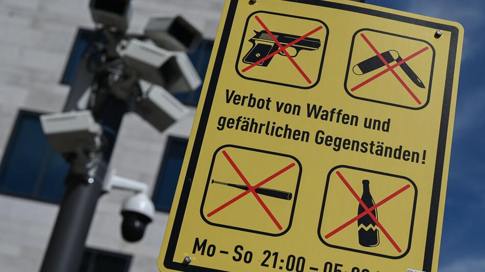 Potsdamer OB: Waffenverbots-Kontrollen nicht zum Nulltarif