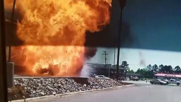 Burger King, Fast Food, Schnell-Restaurant, Explosion, Feuer, Auto, USA, Arkansas, Inferno