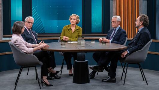 Caren Miosga mit ihren Gästen: Norbert Röttgen, Claudia Major, Heribert Prantl, Rüdiger von Fritsch