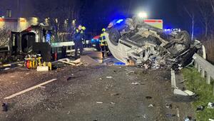 Tödlicher Unfall auf B213 - Straße voll gesperrt