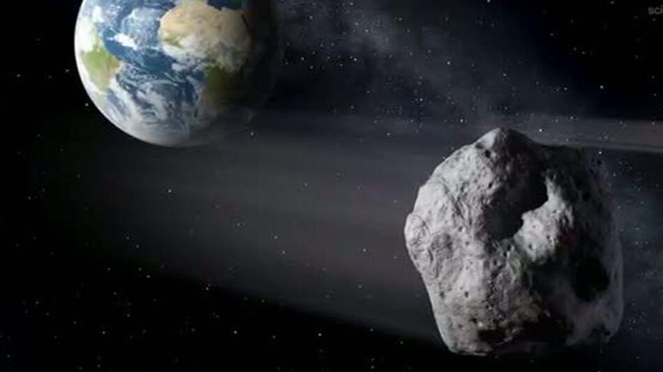 Asteroid fliegt an der Erde vorbei