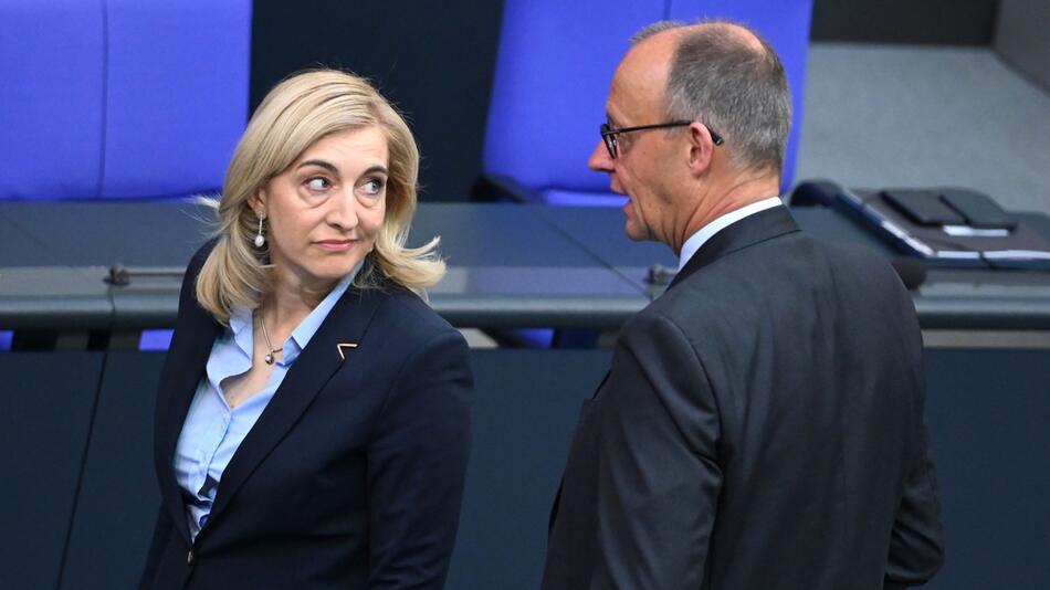 Medien: Warken vor Wechsel ins Kanzleramt, Linnemann neuer Gesundheitsminister