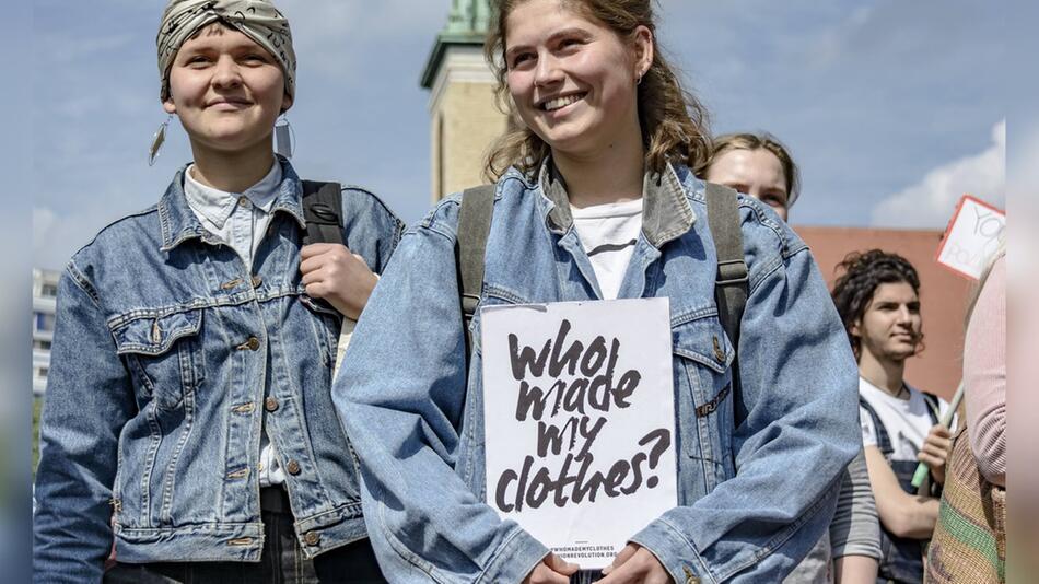 Die Kampagne "Who Made My Clothes?" setzt sich für mehr Fairness in der Bekleidungsindustrie ein.