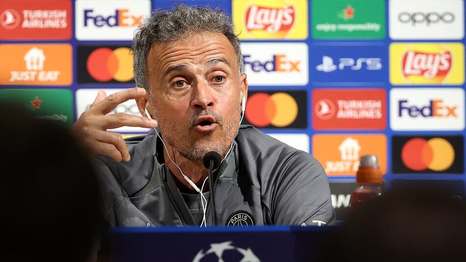 PSG-Coach Luis Enrique in der Pressekonferenz vor dem Heimspiel gegen Borussia Dortmund