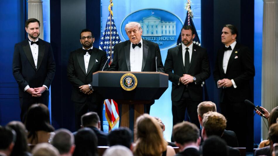 Und schon ist Trumps Welt um eine Verschwörungserzählung reicher