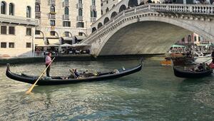 Die Rialtobrücke in Venedig