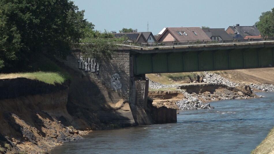 Eisenbahnbrücke in Dinslaken abgesackt