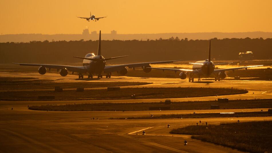 Flughafen in der Abendsonne