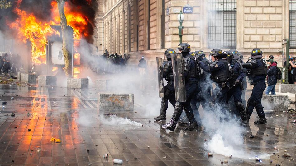 Russische Bots heizten offenbar Proteste in Frankreich an