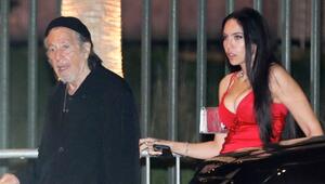 Noor Alfallah griff auf dem Heimweg von der Vanity Fair Oscar Party nach dem Arm von Ex-Freund ...