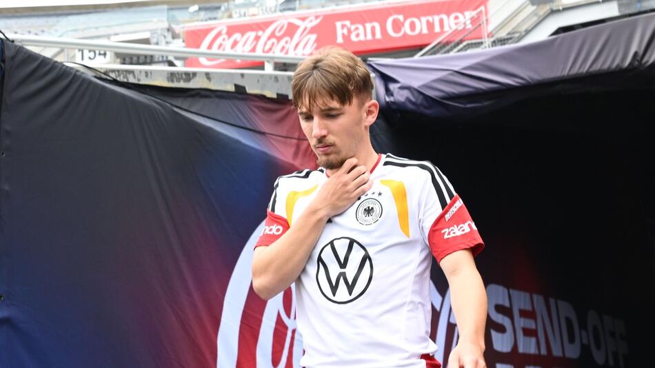 Tränen im Teamhotel: Karl-Aus schockt Matthäus und DFB-Chef
