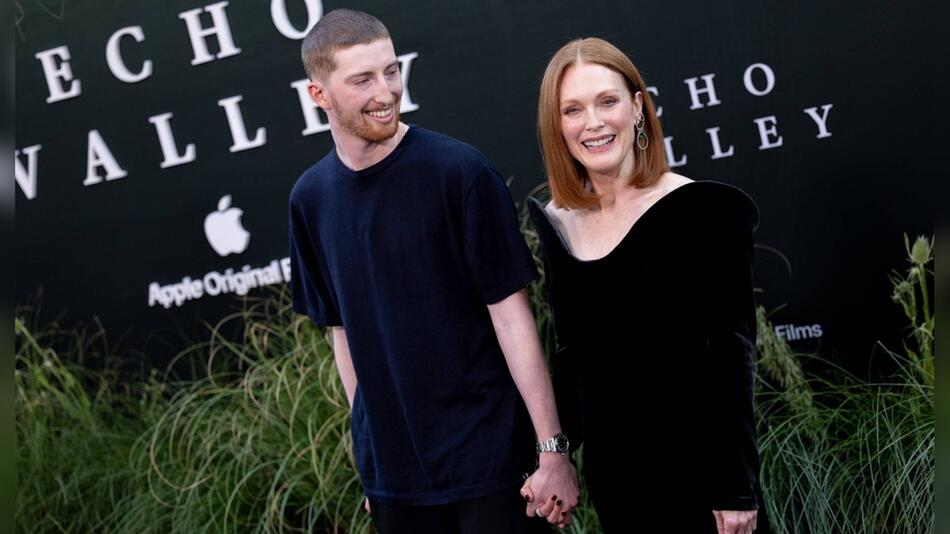 Julianne Moore jubelt über die Hochzeit ihres Sohnes Caleb