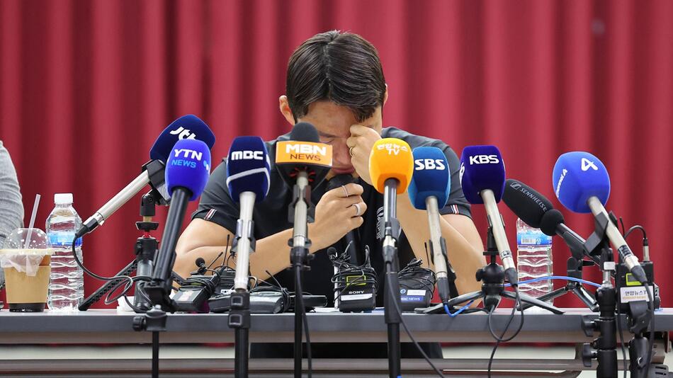 Pressekonferenz Son Jun-ho