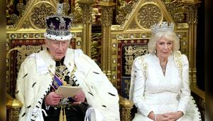 König Charles und Königin Camilla während der traditionsreichen King's Speech.