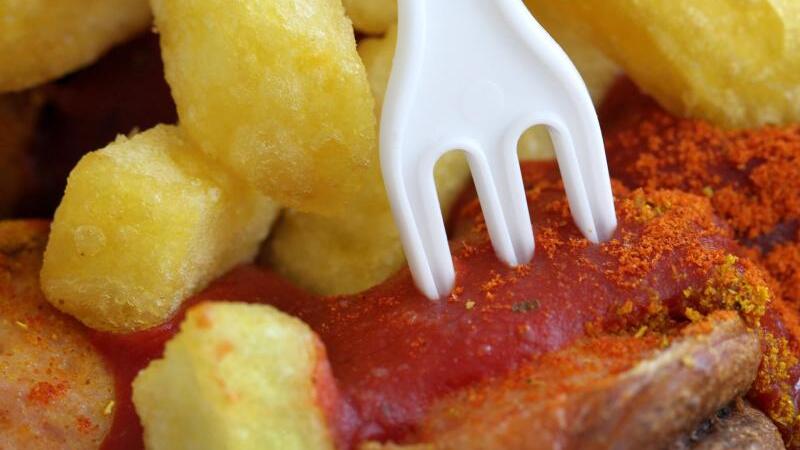 Currywurst wieder beliebtestes Kantinenessen