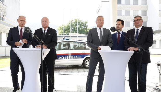 Großeinsatz an Schule in Graz
