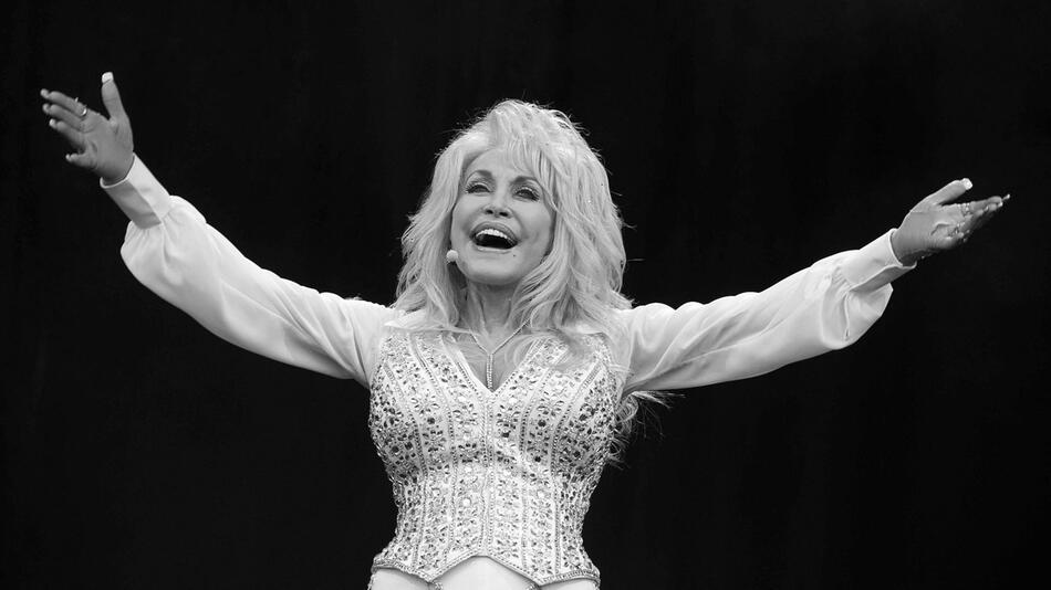 "Großes Herz": Die Musikwelt trauert um Dolly Parton