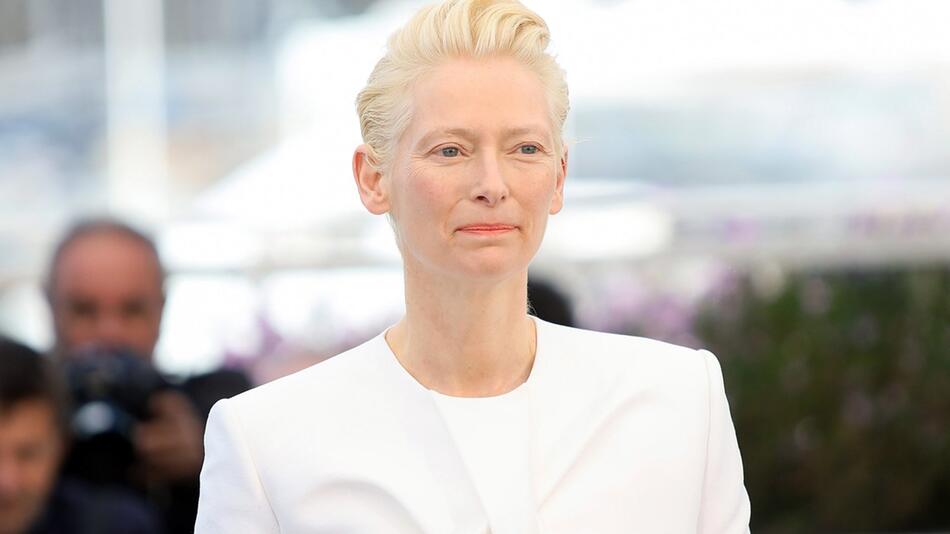 Tilda Swinton erhält 2025 den Goldenen Ehrenbären der Berlinale.